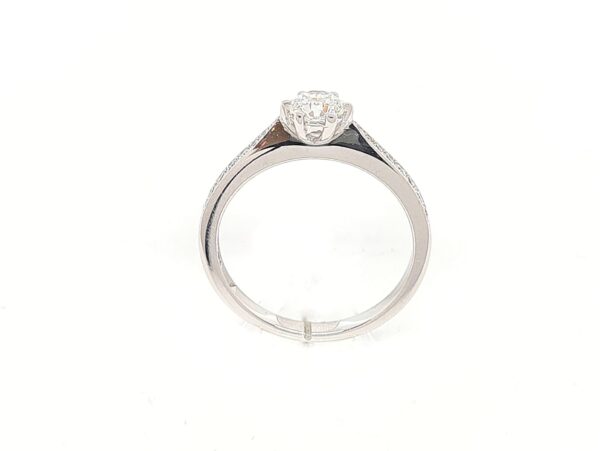 Windsor single stone ring. Juvelerare David Harper Stockholm.