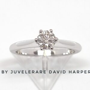 Windsor single stone ring. Juvelerare David Harper Stockholm.