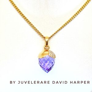 Acorn pendant with Amethyst and diamonds in 18ct yellow gold.
