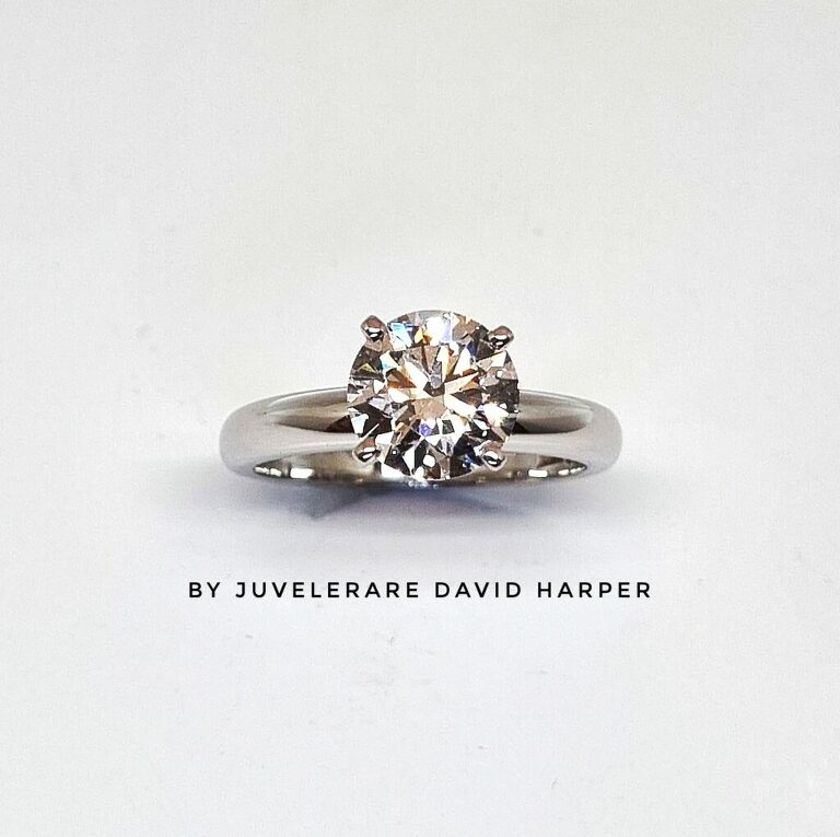 Single stone diamond ring Mayfair hand made in 18ct white gold by Juvelerare David Harper Stockholm